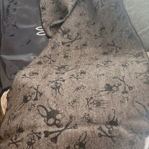 Unisex Brand New Psycho Bunny Black and Gray Patterned Scarf